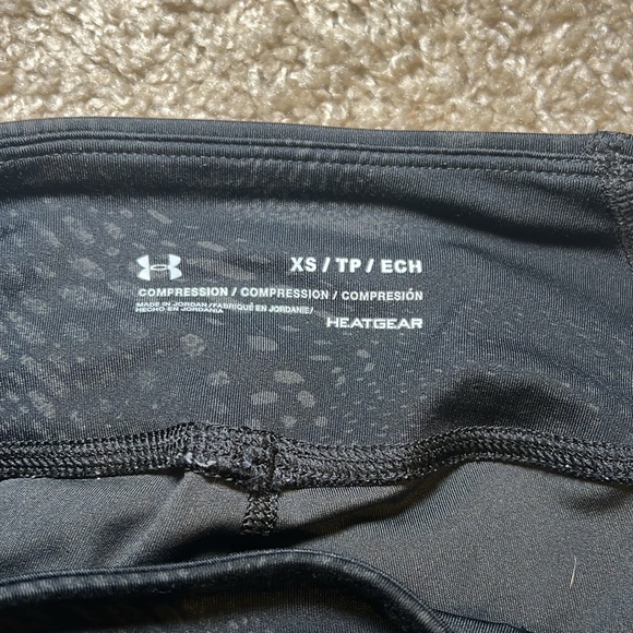 under armor leggings - Picture 3 of 4
